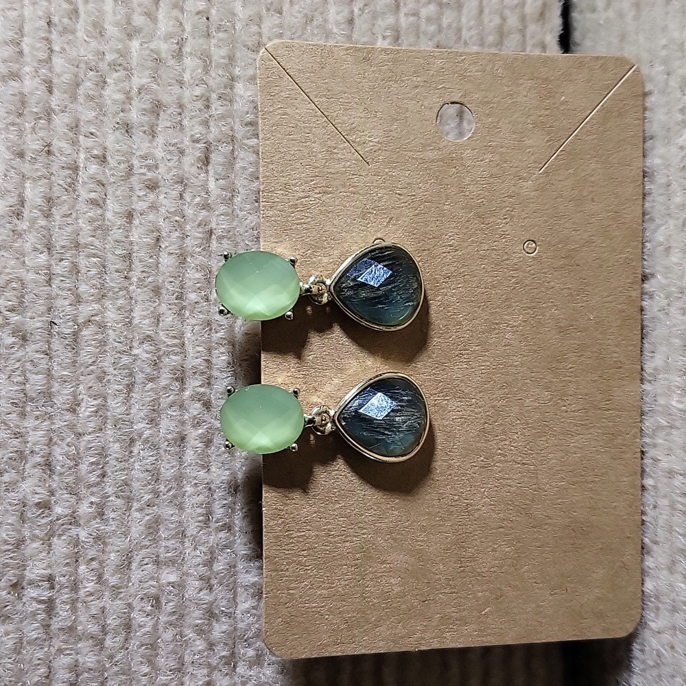 NWH Clip On Earrings Green Stones